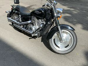 VT 1100 C2 Y SHADOW SABRE