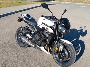 TRIUMPH STREET TRIPLE 765 R