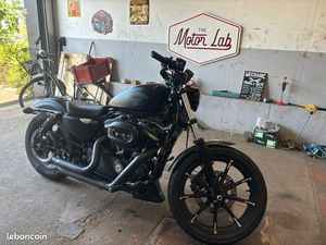 HARLEY DAVIDSON IRON 883