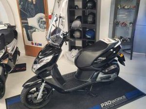PEUGEOT KISBEE BLACK EDITION BOUWJAAR 2020 — SCOOTERS | PEUGEOT — MARKTPLAATS