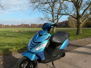 ZIP H2O 70CC — SCOOTERS | PIAGGIO — MARKTPLAATS