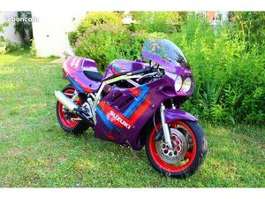 SUZUKI GSX 750 86 AVEC COQUE ROCA