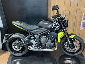TRIUMPH TRIDENT 660 2023 JUST 727 MILES!! QUICK SHIFTER! SPORTS SEAT! STUNNING!