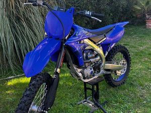 YAMAHA YZF 250 AKRAPOVIC TITANE 2022
