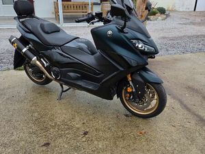 YAMAHA T MAX 560