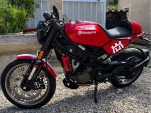 UNIQUE 125 HUSQVARNA SVARTPILEN VITPILEN