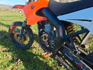 MOTO 50 CC DERBI