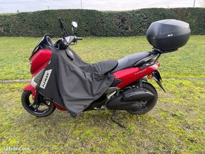 SCOOTER YAMAHA NMAX 125