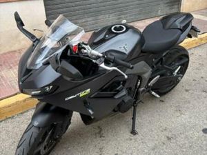 TRIUMPH - DAYTONA 660 2024