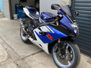 SUZUKI GSXR 1000 →
