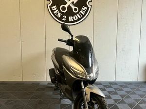 APRILIA SXR 50 CM3 GARANTIE CONSTRUCTEUR REGLEMENT POSSIBLE EN 4-10 FOIS PAR CARTE BANCAIRE - LIVRAISON POSSIBLE