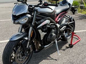 TRIUMPH STREET TRIPLE RS 765