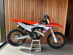 ② KTM 250 SX 2024