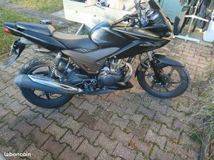 VEND OU ÉCHANGE HONDA CBF 125