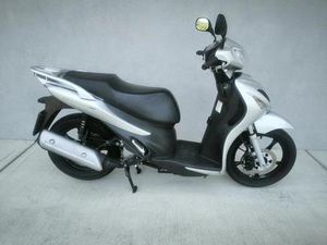 SUZUKI SIXTEEN 125 ROLLER WEIß - GEPFLEGT