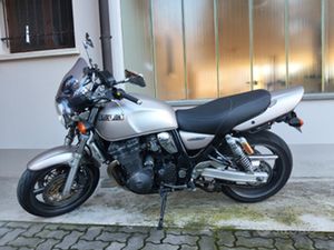 SUZUKI INAZUMA 750