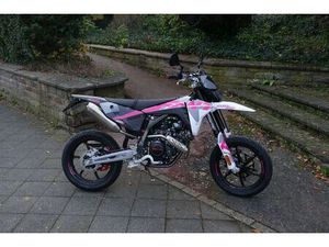 FANTIC XMF 125 PERFORMANCE PINK EDITION0