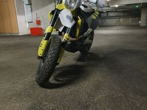 HUSQVARNA 701 SUPER MOTARD