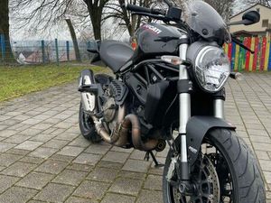 DUCATI MONSTER 821 DARK