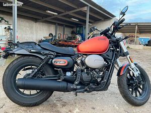 HYOSUNG GV 125 BOBBER