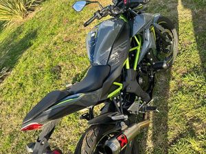À SAISIR MOTO KAWASAKI Z 125 TRÈS PEU UTILISÉE