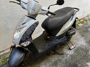 SCOOTER KYMCO AGILITY 50 – 2023 – SOUS GARANTIE – TRÈS PROPRE