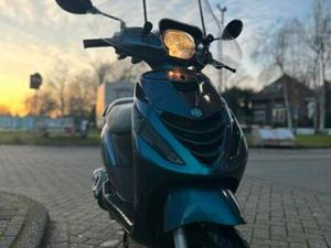 PIAGGIO ZIP 4T 72CC - GOED ONDERHOUDEN! — SCOOTERS | PIAGGIO — MARKTPLAATS