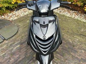 PIAGGIO ZIP 50CC 4T FULL OPTION 2022 — SCOOTERS | PIAGGIO — MARKTPLAATS