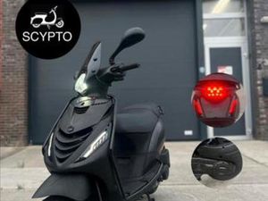 PIAGGIO ZIP | FULL OPTION | 60 KM/H / BROM | 2020 — SCOOTERS | PIAGGIO — MARKTPLAATS