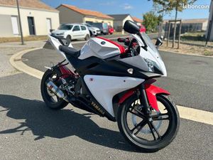 YAMAHA YZF R 125