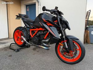 1390 SUPER DUKE R 2024 AVEC LIGNE AKRAPOVIC