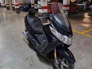 SUZUKI - BURGMAN 250