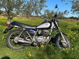 YAMAHA - SR250