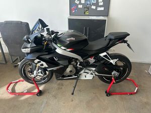 APRILIA RS660 ALL BLACK!