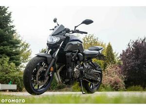 YAMAHA MT