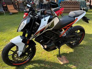 KTM DUKE 125 MIT ATM VON 2021 GUT GEWARTET B196