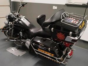 HARLEY DAVIDSON ROAD KING FLHP