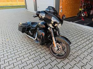 HARLEY DAVIDSON STREET GLIDE CVO 114