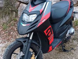 APRILIA 50 SR MOTARD 2 TEMPS