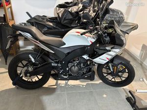 APRILIA TUONO 125 ANNÉE 2023 - 257KM