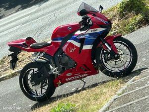 HONDA CBR600RR 2024