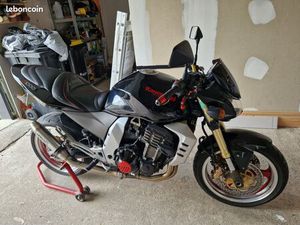 KAWASAKI Z1000