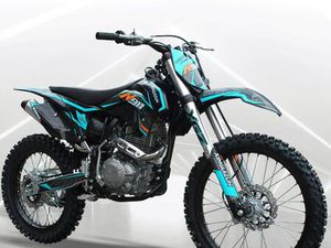 MOTO CROSS 250 CC TOUT-TERRAIN – DÉMARRAGE ÉLECTRIQUE – ÉTAT NEUF