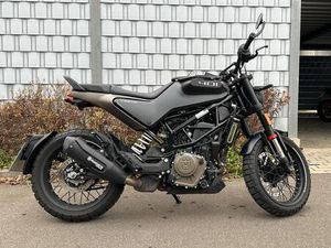 HUSQVARNA SVARTPILEN 401 MY2023