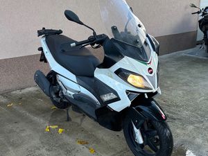 APRILIA SR SR-MAX 300 →