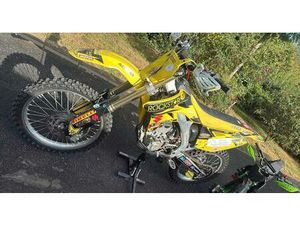 ② SUZUKI RMZ 250 CC UIT 2009 VOOR OPMAAK OF ONDERDELEN