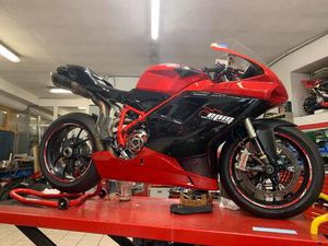 DUCATI FÜR RENNSTRECKE