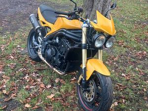 TRIUMPH SPEED TRIPLE 1050