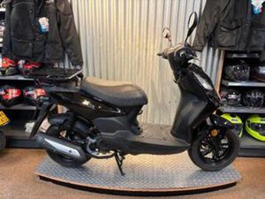 SYM X PRO BROMSCOOTER IN NIEUWSTAAT — SCOOTERS | SYM — MARKTPLAATS