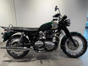HINCKLEY MADE BONNEVILLE T100 WITH VERY LOW MILEAGE